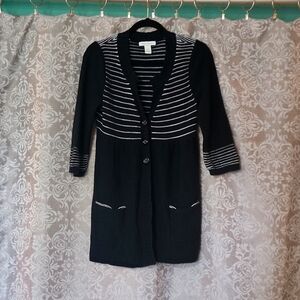 White House Black Market Back and White Cardigan Size Small